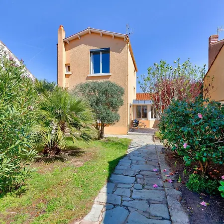 Hébergement de vacances Maison Pour 8 Avec Jardin Aux Sables D'olonne Les Sables-dʼOlonne